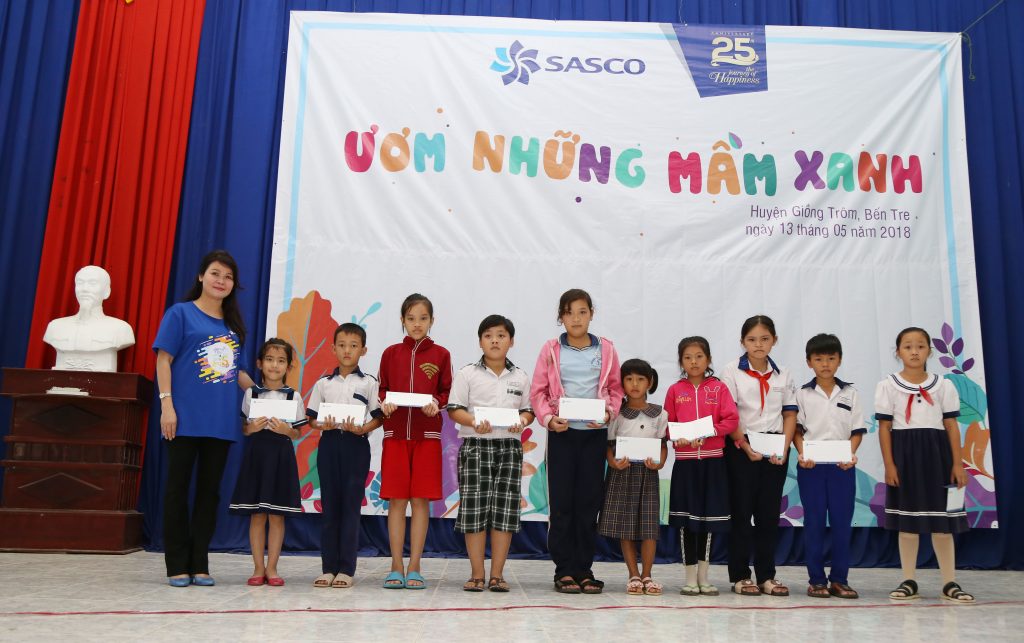 SASCO trao 122 suất học bổng Ươm những mầm xanh